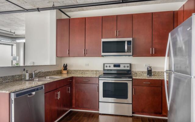 Chicago | Premiere 2BD/2BA South Loop Apartment