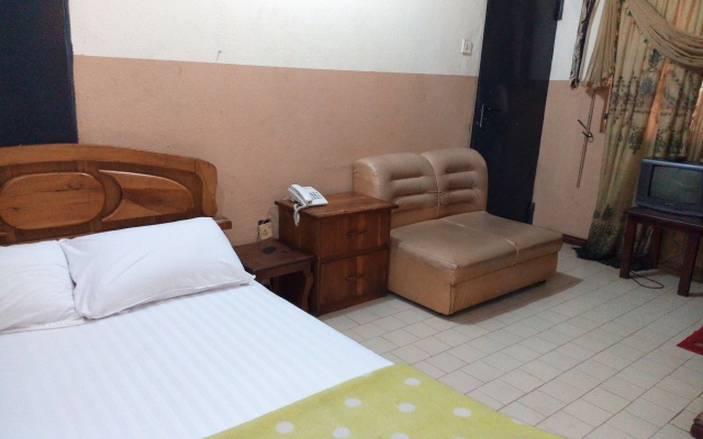 Feligold Royal Hotel