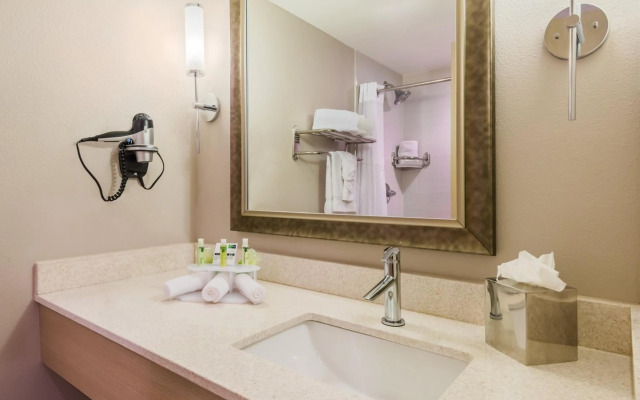 Teaneck Marriott at Glenpointe