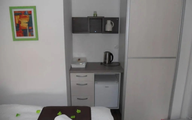 AppleLine Apartments