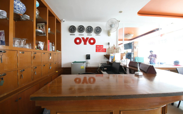 OYO 126 Patong Station House Hotel