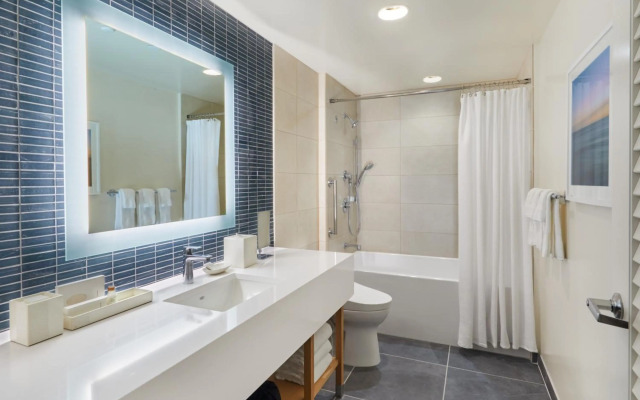 Renaissance Honolulu Hotel & Spa