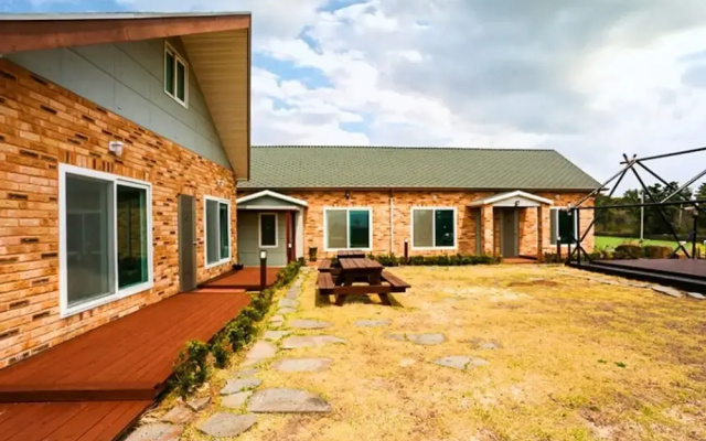 Seoguipo Umblanc Pension