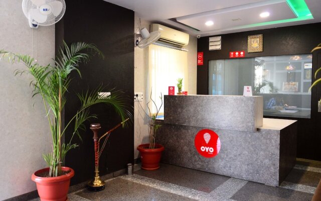 Oyo 6697 Hotel Green Lemon