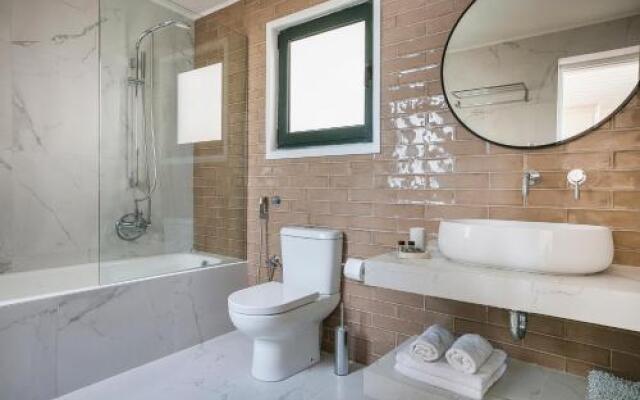 Martini Waterfront Suites