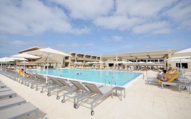 Hotel Oasis Salinas Sea