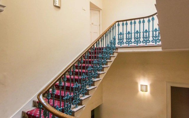 Parliament Sq (apt 10 ) Royal Mile