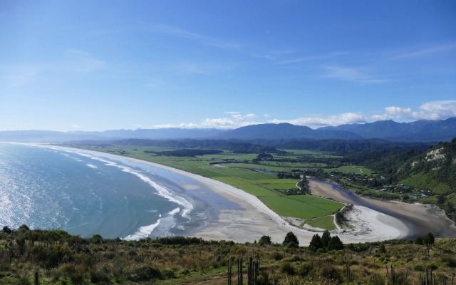 Little Wanganui Hotel