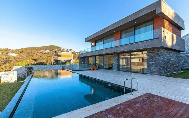 7 Deluxe - Seductive Style and Serenity