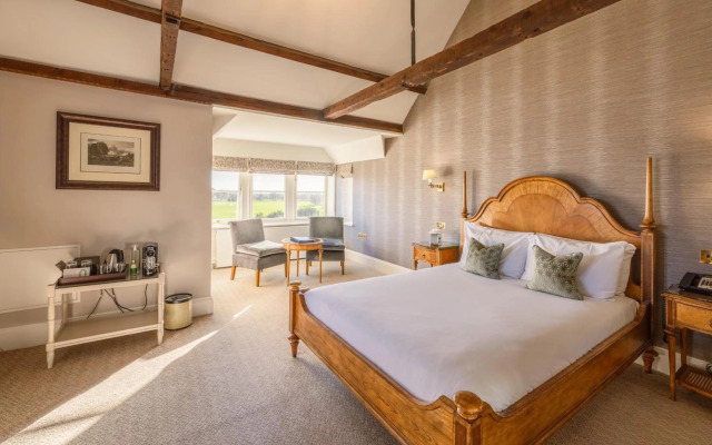 Wivenhoe House Hotel