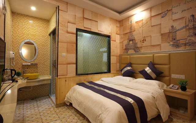Shanghai Aishang Collection Hotel (Caohejing Hongmei Road Subway Station)