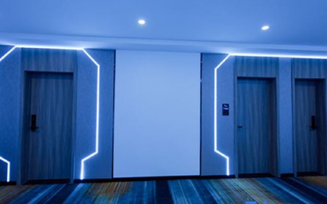 Luoyang hummingbird E-sports Hotel