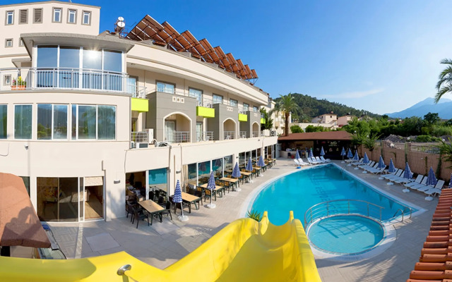 Rich Melissa Hotel