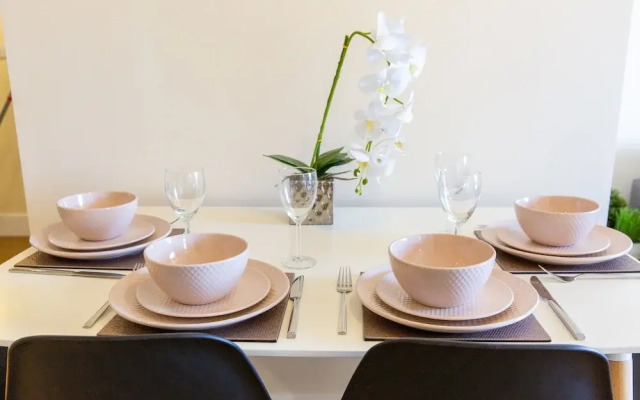 Velvet 1-bedroom Penthouse, Clockhouse, Hoddesdon