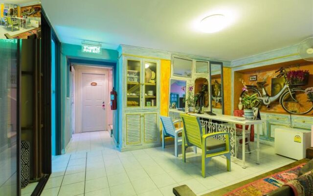 Barefoot Hotel Kalim Beach Front