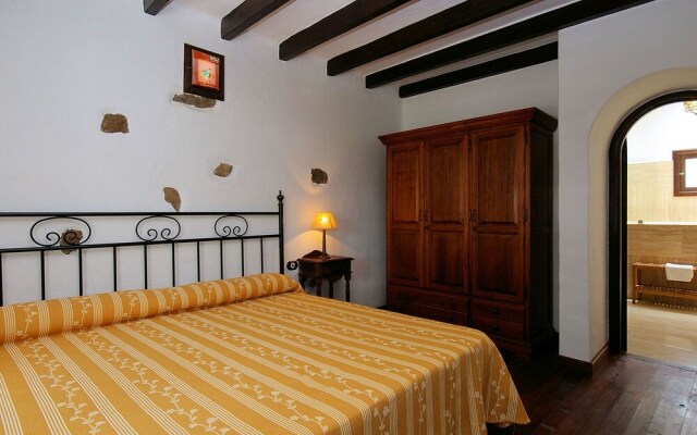 Spacious Villa in Haría With Swimming Pool