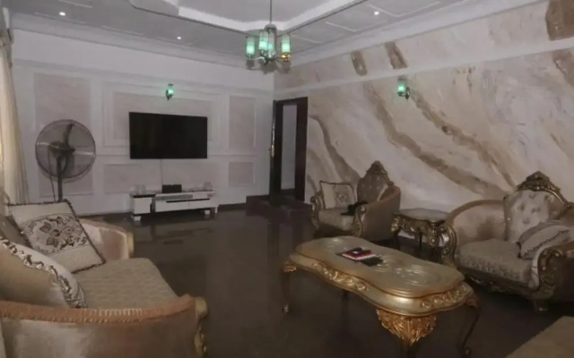 White House Service Apartment