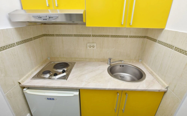 Apartments and Rooms Iva