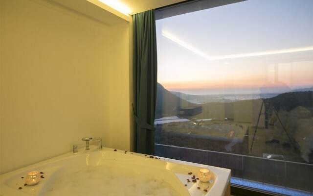 Villa Suare by Akdenizvillam