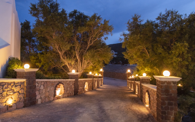 Starlight Luxury Seaside Villa & Suites