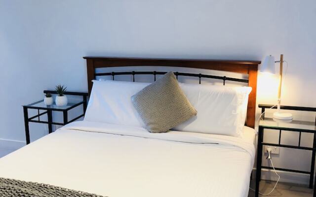 LVL 11 Cosy Apartment Near Lygon St
