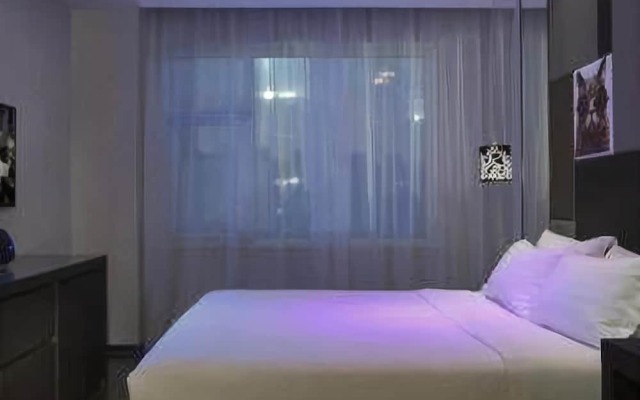 Orange Hotel Select
