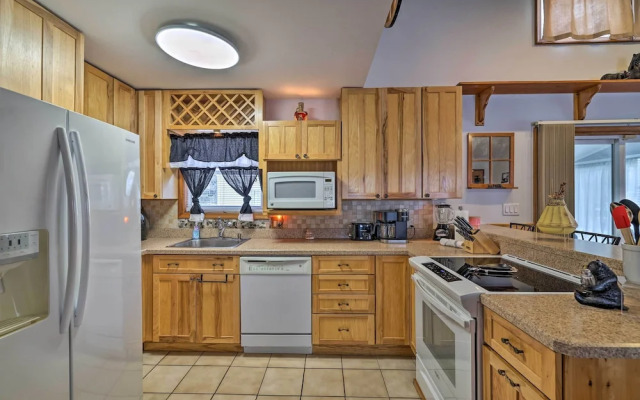 Cozy Tobyhanna Home w/ Community Amenities!