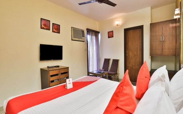 OYO 14411 Hotel Royal