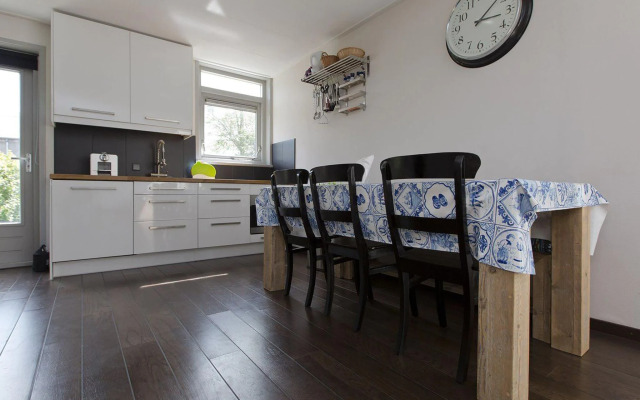 Welcoming Holiday Home in Grou Near River