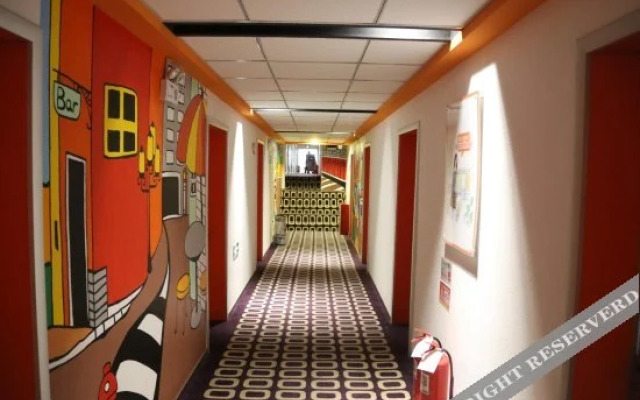 Pod Inn Yánxuǎn Hotel (Jinan Long-distance Bus Terminal Baicheng Railway Station Dìkǒu Road K88 Famous Spring Plaza)