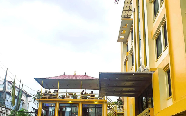 Yellow Pagoda Hotel