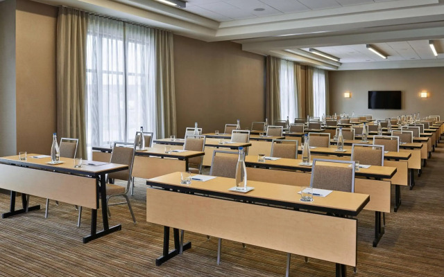 Four Points by Sheraton Fargo Medical Center