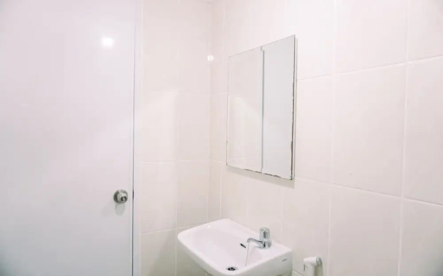 Modern And Homey 2Br Apartment At M-Town Residence