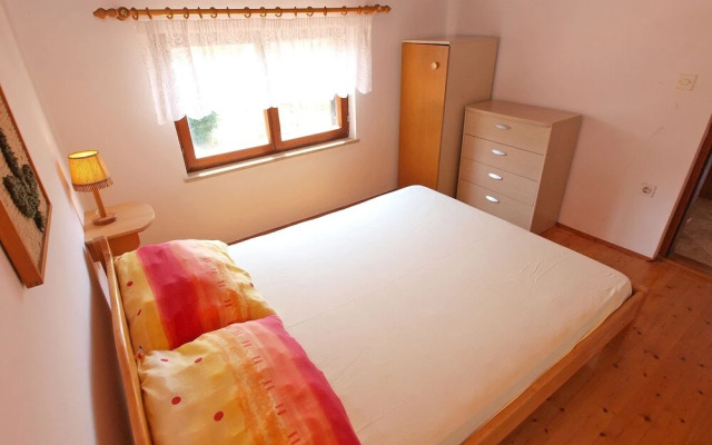 Apartment 895