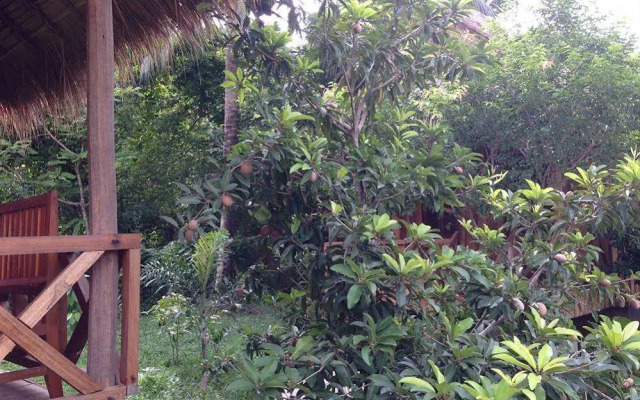 Le Coco De Mer Bungalows & Restaurant