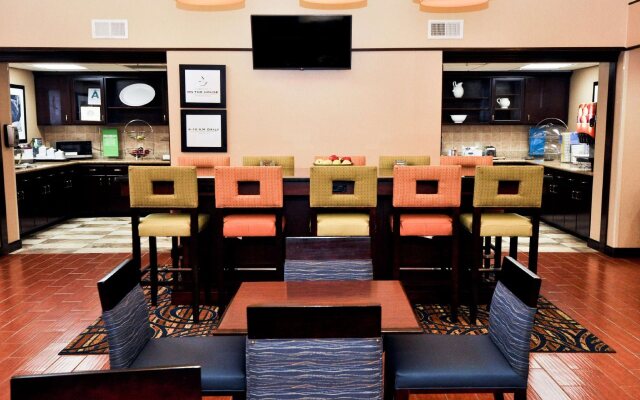 Hampton Inn & Suites Louisville East