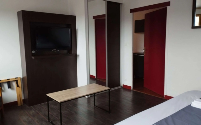 Brit Hotel L'Arrivée Guingamp