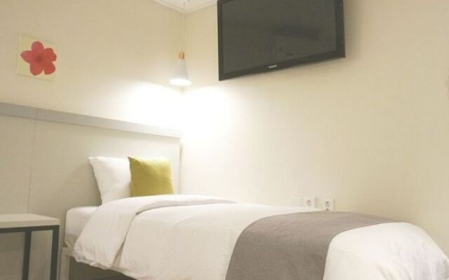First Stay Hotel Eagle Owl