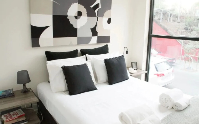 Charming 2 Bedroom Apartment In Richmond Close to MCG