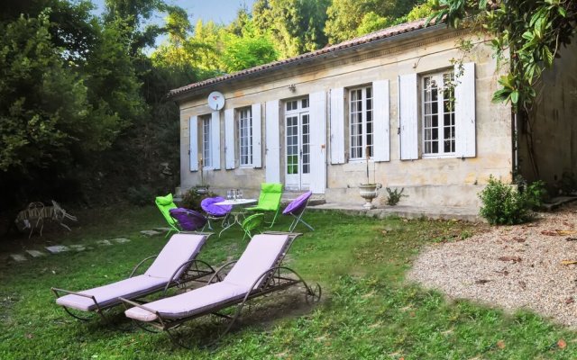 House With 3 Bedrooms in Bayon-sur-gironde, With Pool Access, Enclosed