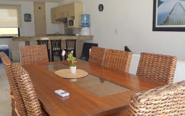 Amazing 4 Bedroom Apartment Ocean View