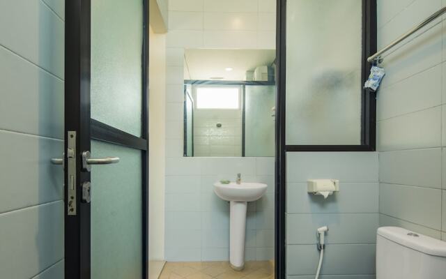 ZEN Rooms Basic Kupang Baru