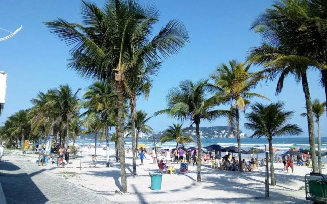 Apto Praia da Enseada 4 pessoas