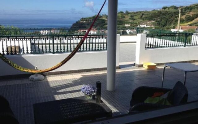 Holiday Home 2 Minutes From the Beach and Close to Major Tourist Attractions!