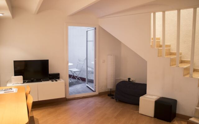 HOMEnFUN Duplex cerca de Sagrada Familia