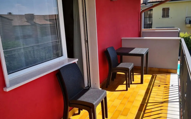 Holiday Apartment near Lake, Shared Swimming Pool