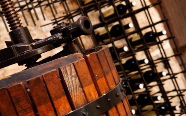 Amazing Home in Bol With 5 Bedrooms, Jacuzzi and Wifi