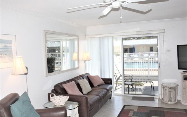 Jamaica Royale - 009 - 1 Br Apts