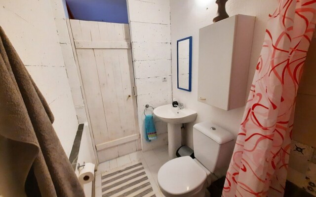 ada-art guesthouse