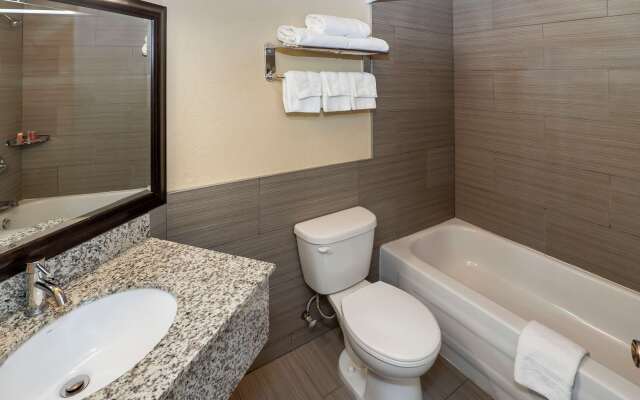 Medicine Hat Inn & Suites